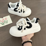 2023 New Cake Soft Bottom Shoes Women's Students Black And White Panda Women's Casual Sports Small White