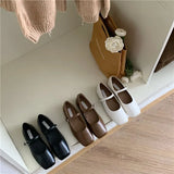 Head Single Shoes Women's 2024 Spring New French Vintage Grandma Shoes Chain Buttons V Mouth Women's Shoes Shallow Bean