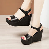 Leather Medium Heel Heel Sandals Summer 2023 New Muffin Thick Soles Fashion Large Size Soft Soles Mother Sandals