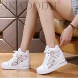 Women Wedge Platform Sneakers Rubber Brogue Leather High heels Lace Up Shoes Pointed Toe Height Increasing Creepers White