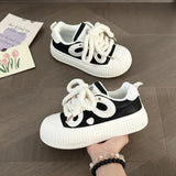 2023 New Cake Soft Bottom Shoes Women's Students Black And White Panda Women's Casual Sports Small White