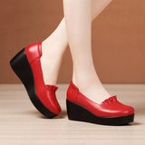 Person With One Foot Shallow Mouth Single Shoes Autumn 2023 New Muffin Thick Bottom Waterproof Platform Flat Bottom Red Mother