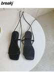 New Summer Sandals Women Flat Ankle Strap Gladiator Sandal Lace Up Casual Shoes Brand Sandals Vacation Flip Flops